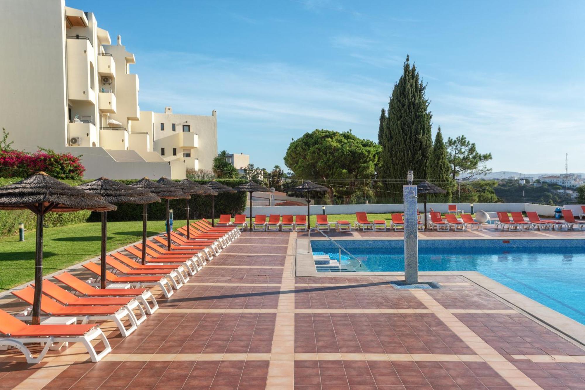 Bnb Homes Jardim Cozy Apartment With Pools Near The Old Town *